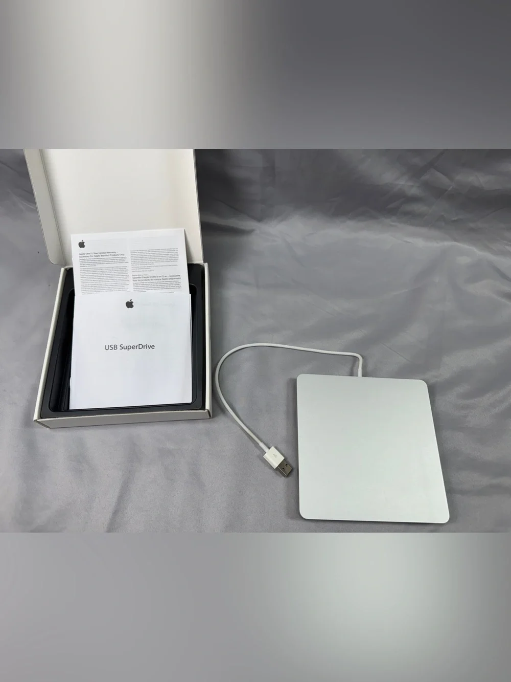 Apple USB SuperDrive MD564ZM/A A1379 External USB DVD